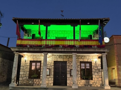 TORIJA SE ILUMINA DE VERDE EN APOYO A LAS PERSONAS OSTOMIZADAS