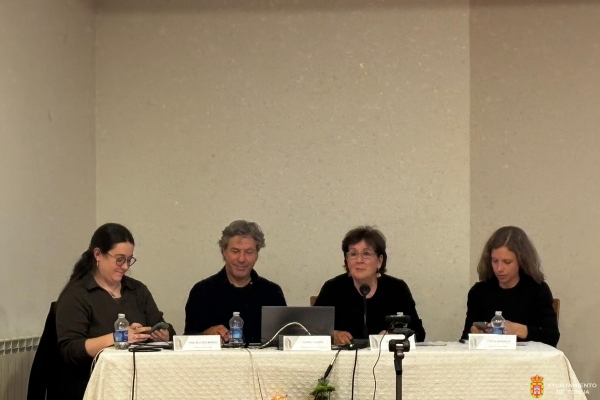 LA EX BIBLIOTECARIA DE TORIJA ISABEL CARDÍN RESCATA LA MEMORIA LOCAL EN LAS IV JORNADAS DE INVESTIGACIÓN BRIHUEGA Y GUADALAJARA EN LA GUERRA CIVIL