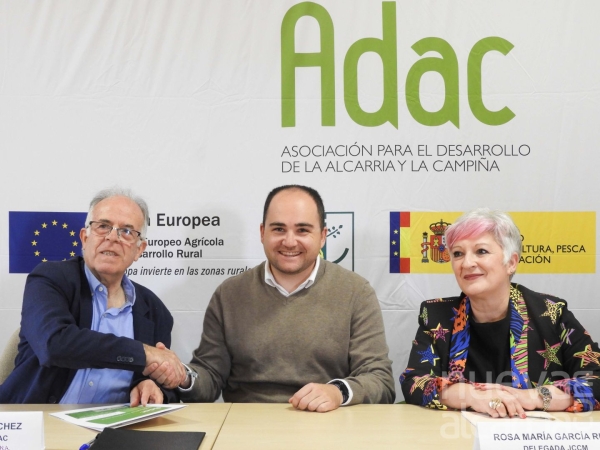 EL AYUNTAMIENTO DE TORIJA E INÉS OCAÑA FIRMAN CON ADAC AYUDAS LEADER PARA REFORZAR LA SEGURIDAD Y EL EMPRENDIMIENTO