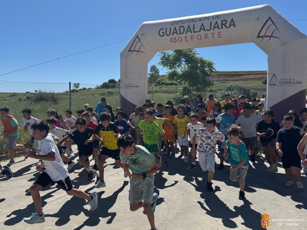 El CEIP VIRGEN DEL AMPARO COMPLETA SU III MEDIA MARATÓN ESCOLAR