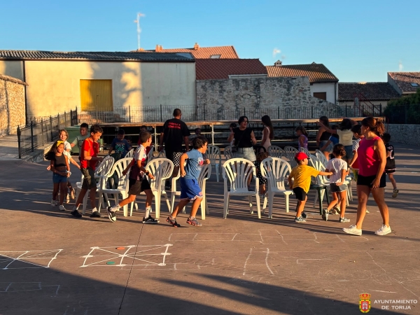 TARDE DE JUEGOS TRADICIONALES PARA DISFRUTAR EN FAMILIA EN TORIJA