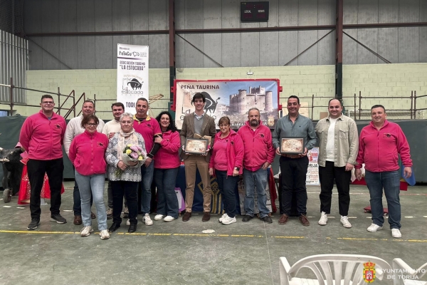 LA PEÑA TAURINA "LA ESTOCADA" DE TORIJA NOMBRA SOCIOS DE HONOR A ESAÚ FERNÁNDEZ, JOSÉ LUIS MARCUELLO E IÑAKI CUADRAD