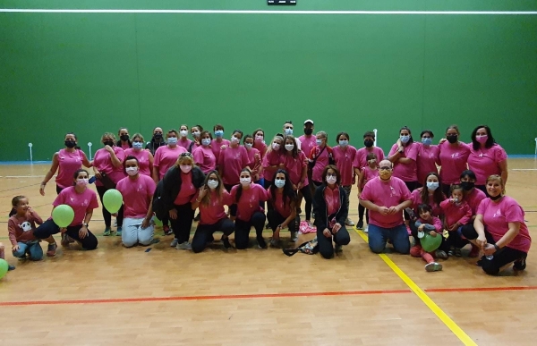 GRAN PARTICIPACIÓN EN LA MASTERCLASS SOLIDARIA DE ZUMBA, BAILA CONTRA EL CÁNCER DE MAMA