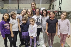 LA GIMNASIA RÍTMICA DE TORIJA VIVE UN HALLOWEEN DE LUJO CON LA SUBCAMPEONA OLÍMPICA ELENA LÓPEZ