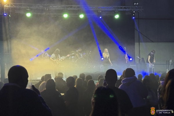 TORIJA CELEBRA LA LLEGADA DE 2026 CON UNA VERBENA POPULAR DE FIN DE AÑO