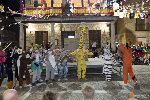 TORIJA VIVIÓ UNA NOCHE MÁGICA DE HUMOR CON SU TRADICIONAL CONCURSO DE DISFRACES