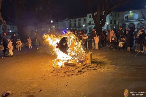 TORIJA DESPIDE EL CARNAVAL 2026 CON EL TRADICIONAL ENTIERRO DE LA SARDINA