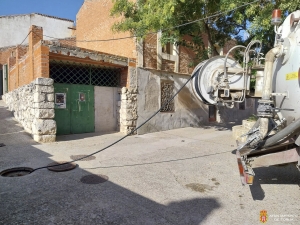 LABORES DE LIMPIEZA Y SANEAMIENTO EN LA RED DE ALCANTARILLADO DE REBOLLOSA DE HITA