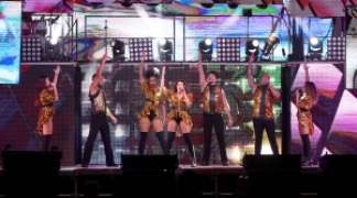 LA ORQUESTA "NUEVA ERA" PONE EL BROCHE DE ORO A LA NOCHE DEL LUNES EN TORIJA