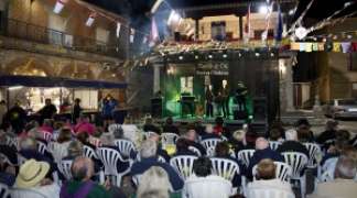 GRAN AMBIENTE EN LA ÚLTIMA NOCHE DE ACTUACIONES MUSICALES