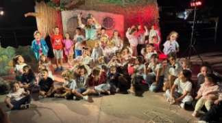 CARABÍN CARABÁN LLENA DE MÚSICA, BAILES Y RISAS LA NOCHE DE LOS MÁS PEQUEÑOS