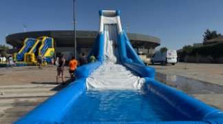 TORIJA DISFRUTA DE UNA REFRESCANTE TARDE CON EL MEGA BOOMERANG AQUATIC PARK