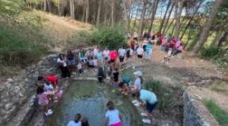 LA PEÑA "EL BÚNKER" CIERRA SU PARTICIPACIÓN EN EL VERANO CULTURAL CON "CONOCE TUS FUENTES"
