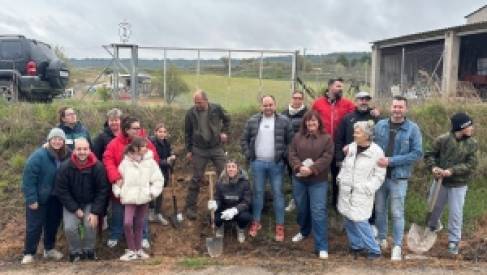 REBOLLOSA DE HITA CELEBRA EL DÍA DEL ÁRBOL EMBELLECIENDO SUS ESPACIOS NATURALES