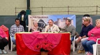 LA PEÑA TAURINA "LA ESTOCADA" NOMBRA SOCIO DE HONOR A CÉSAR GARCÍA Y ORGANIZA LA PRESENTACIÓN DEL LIBRO "HISTORIA DE LA PLAZA DE TOROS DE GUADALAJARA" DE ANA ISABEL PIMENTEL