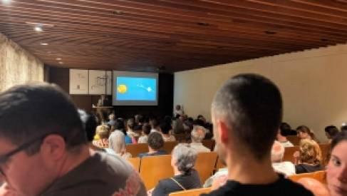 EL CITUG CASTILLO DE TORIJA SE LLENA PARA LA CHARLA “ENTENDIENDO EL ECLIPSE”