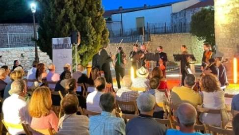 TORIJA REVIVE EL “VIAJE A LA ALCARRIA” DE CELA EN SU 80 ANIVERSARIO CON UN CONCIERTO Y LECTURA DE FRAGMENTOS EN EL CASTILLO