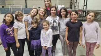 LA GIMNASIA RÍTMICA DE TORIJA VIVE UN HALLOWEEN DE LUJO CON LA SUBCAMPEONA OLÍMPICA ELENA LÓPEZ