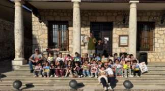 NUMEROSOS NIÑOS PARTICIPAN EN LA GYMKANA “EN BUSCA DE LOS LIBROS” PARA CELEBRAR EL DÍA DEL LIBRO EN TORIJA