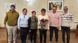 ISABEL CARDÍN CIERRA UN CAPÍTULO DE MÁS DE 20 AÑOS AL FRENTE DE LA BIBLIOTECA MUNICIPAL CON UN EMOTIVO HOMENAJE